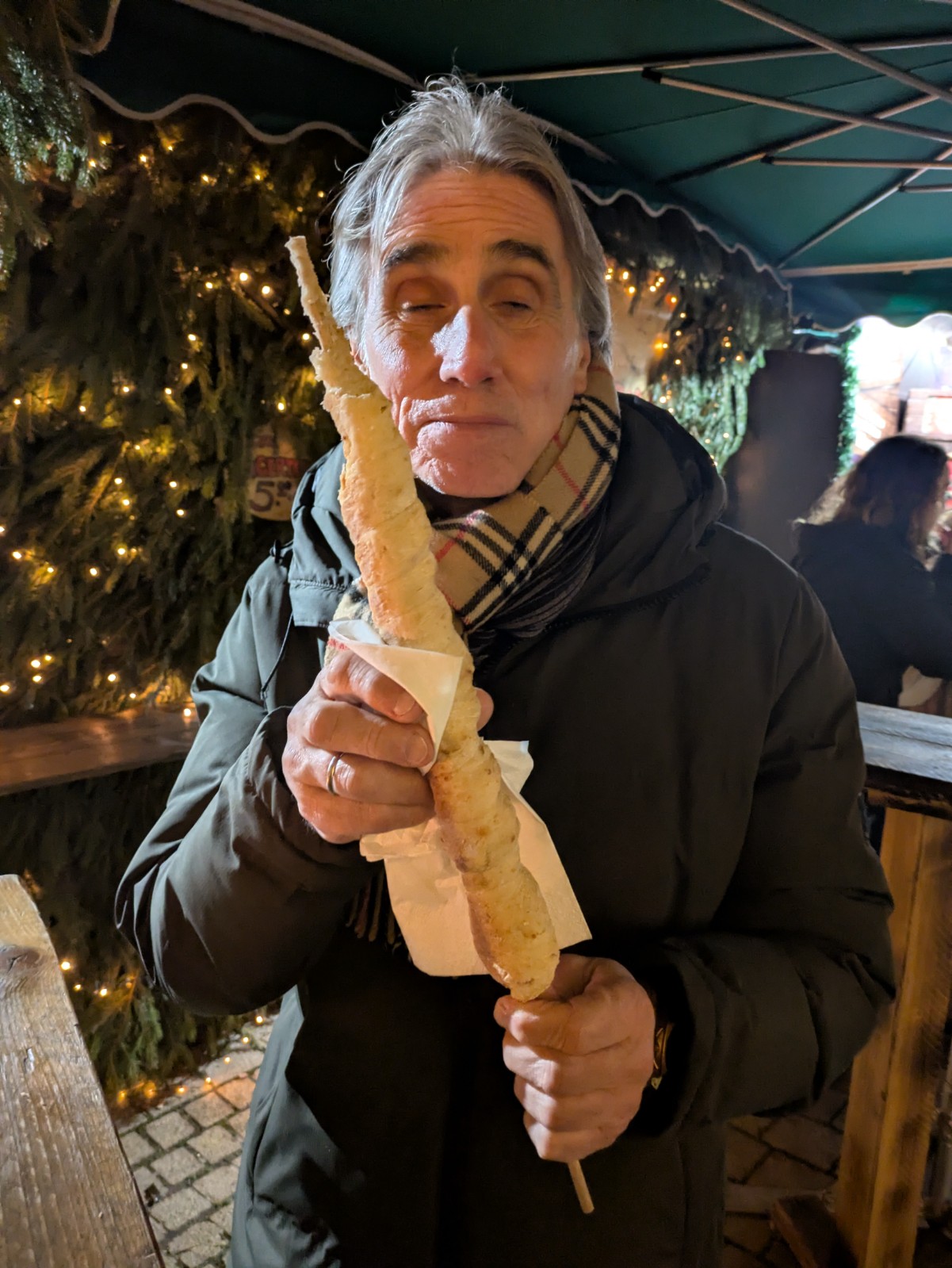 PXL 20241216 193436237